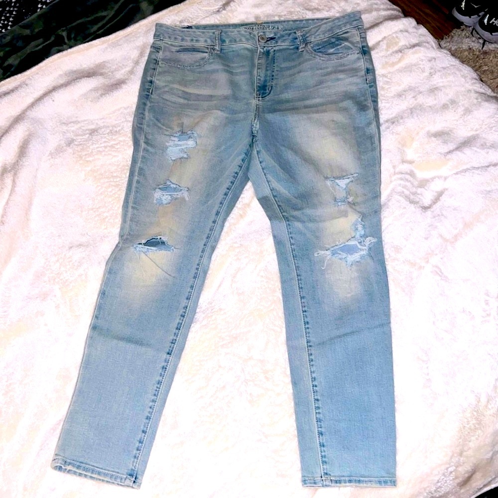 AMERICAN EAGLE 🦅 RIPPED DISTRESSED DESTROYED CROPPED SKINNY JEANS Women’s 16